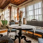 Old Legends Hotel