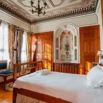 Old Legends Hotel