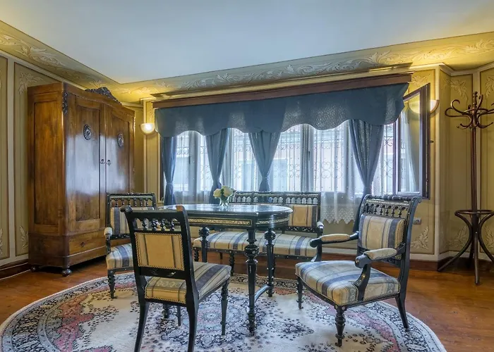 Old Legends Szálloda