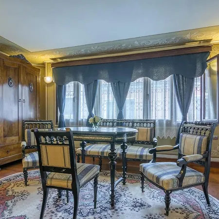 Old Legends Хотел