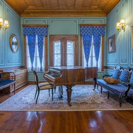 Old Legends Хотел