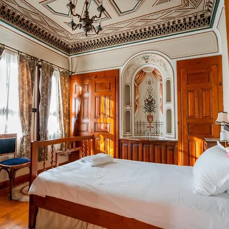 Old Legends Хотел