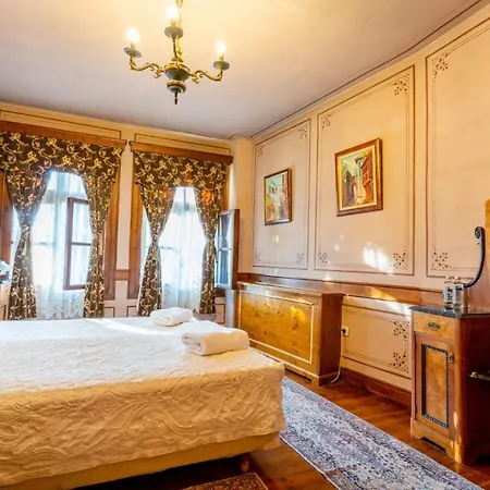 Хотел Old Legends