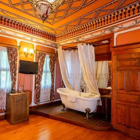 Хотел Old Legends