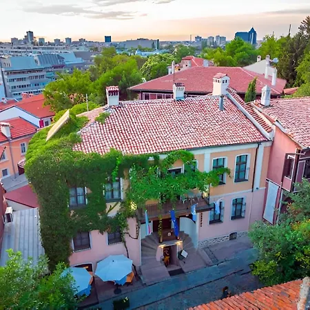 Хотел Old Legends