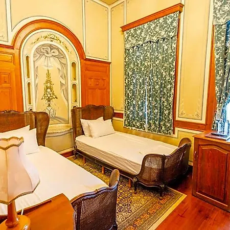 Old Legends Hotel