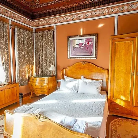 Old Legends Hotel 5*