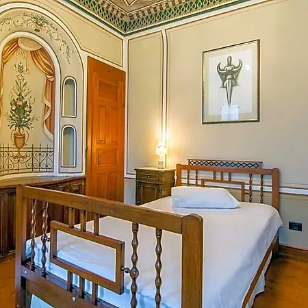 Hotel Old Legends 5*