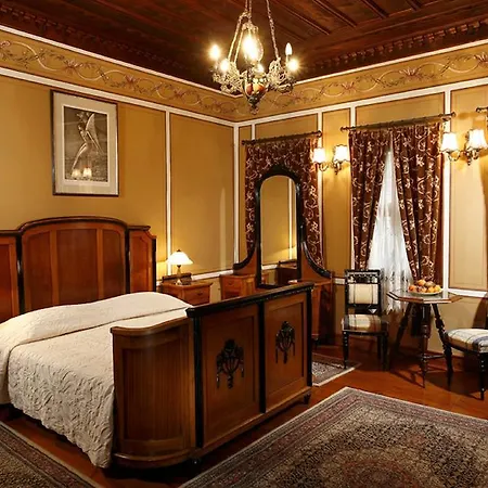 Хотел Old Legends